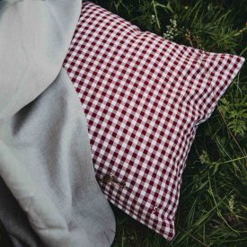 checkered-cushion-cover-in-red-and-white