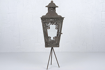 grave-lantern-greyish-brown