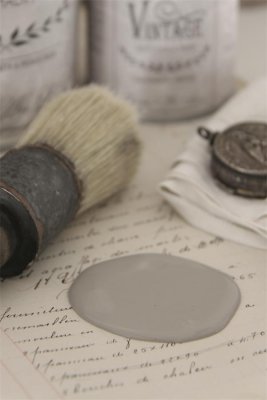 vintage-paint-warm-latte