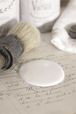 vintage-paint-warm-cream