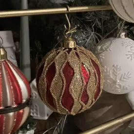 julkula-i-mörkrött-med-guldglitter