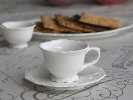 Kopp med fat Provence, vit - Chic Antique