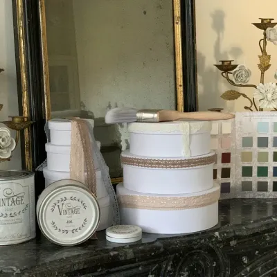Round hat box, 7 sizes, white - Vintage Paint