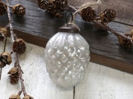 christmas-ball-cone-antique-white-chic-antique