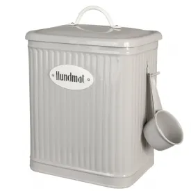 Stor beige rund foderburk för hundmat i plåt med en tillhörande doseringsskopa på sidan ur serien Hugo från Strömshaga.