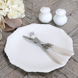 Provence-romantic-dinnerplate-in-white-porcelain