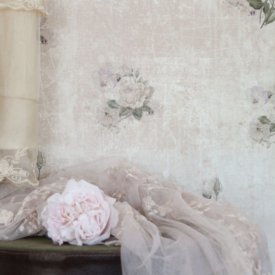 wallpaper-faded-roses-from-vintage-paint