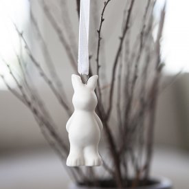 hanging-bunny-in-white-ceramics