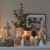 dekoration-fransk-lilja-antikbrun-i-inomhusmiljö