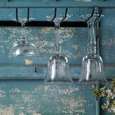 vackra-glas-med-etsningar-i-serien-kerstin