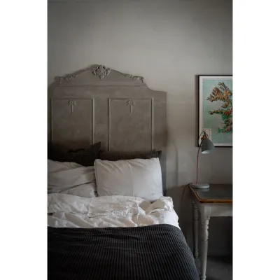 lime-paint-pebble-from-kalklitir