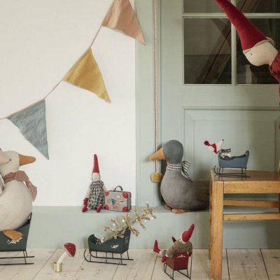 släde-i-rött-till-mailegs-möss