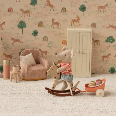 gunghäst-prickig-från-maileg-för-deras-möss