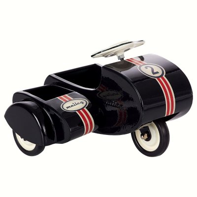 svart-scooter-med-sidovagn
