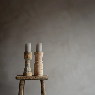 handmålat-färgprov-för-taupe-från-kalklitir