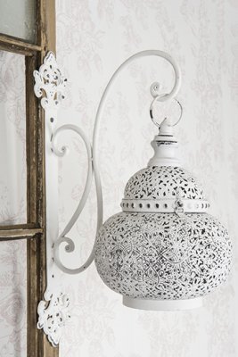 wall-hook-for-lanterns