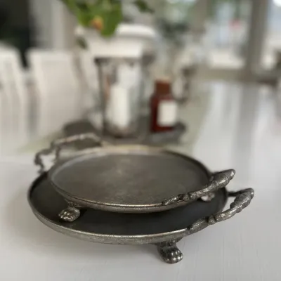 champagnefärgade-fat-på-tassar-med-handtag-i-tre-storlekar