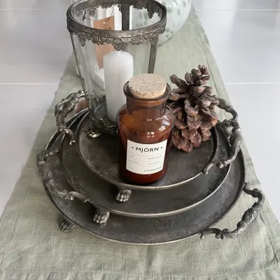 champagnefärgade-fat-på-tassar-med-handtag-i-tre-storlekar