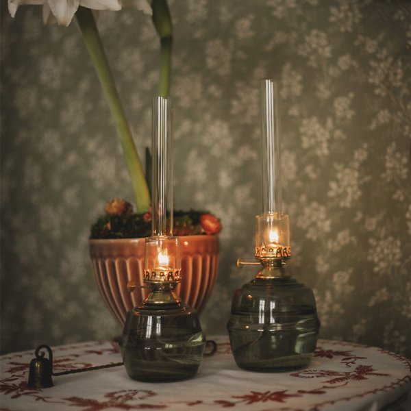 Fotogenlampa Majken, H23 cm, Grön & Mässing - Strömshaga