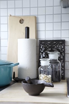 round-trivet-in-cast-iron