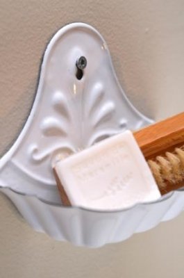 Tvålkopp emalj, vägg - Ib Laursen