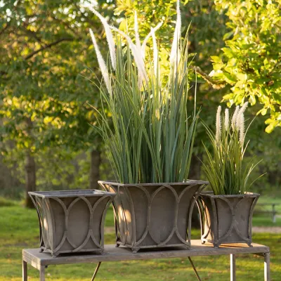 pot-vault-greyish-brown-metal-in-three-sizes