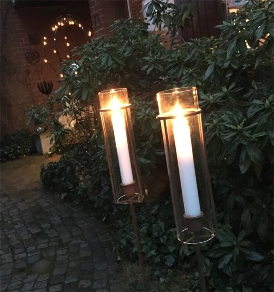 Ljusstake på pinne Eldvakt, låg, rostbrun - Eldgarden