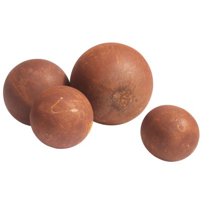 rostigt-klot-till-trädgårdsdekoration