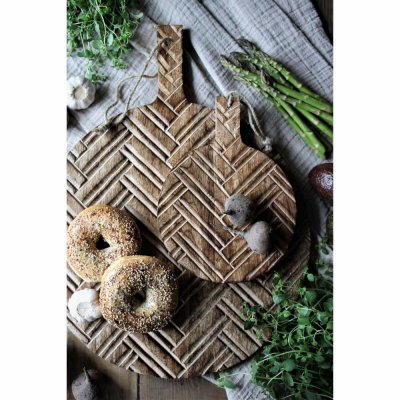 round-cutting-board-herringbone-small