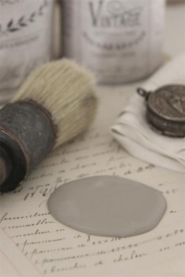 vintage-paint-warm-latte