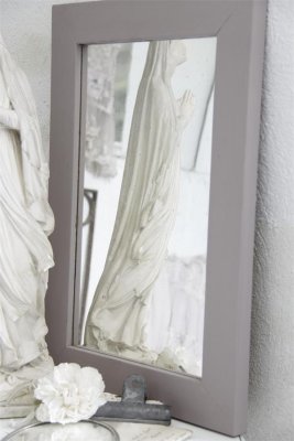 vintage-paint-delightful-plum