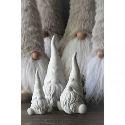 tomte-hjärtlig-vit-keramik