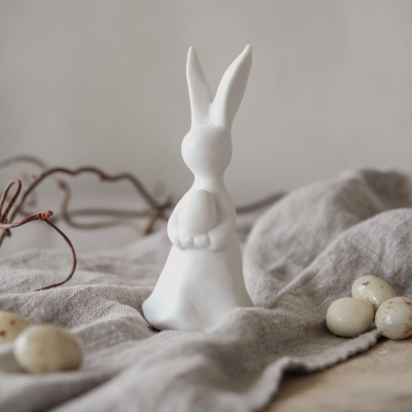 Bunny with egg, H12 cm, white - Majas Cottage