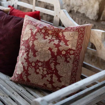 kuddfodral-sonia-röd-från-fondaco