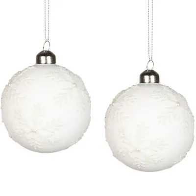 christmas-balls-in-white-with-snowflake