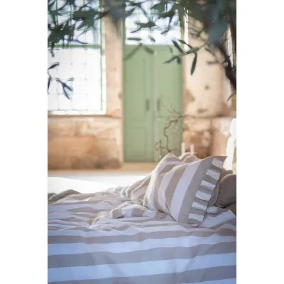 bäddset-tove-randigt-lin-offwhite-från-fondaco