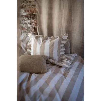 bäddset-tove-randigt-lin-offwhite-från-fondaco