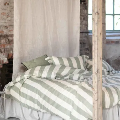 örngott-tove-randigt-lin-grön-från-fondaco