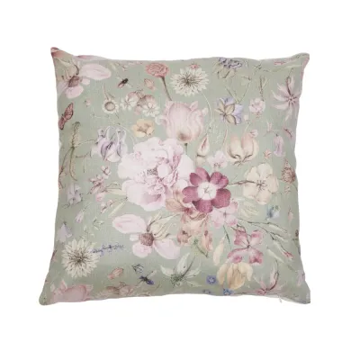 Kvadratiskt salviagrön blommigt kuddfodral Alma från Fondaco med rosa och lila blommor, 48x48 cm.