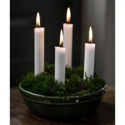adventsljusstake-i-glaserat-mörkgrönt-stengods