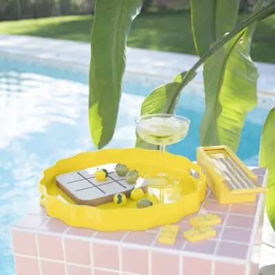 tre-i-rad brädspel vid poolen –Wikholm Form