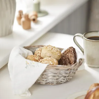 brödkorg-i-flätad-pil