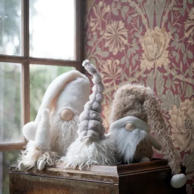 ludvig-white-santa-from-wikholm-form