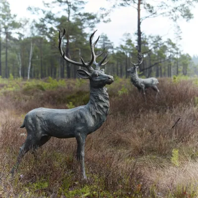stor-hjort-grönmelerad-höjd-130cm