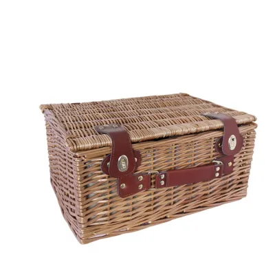 picknickkorg-med-bestick-glas-tallrikar-large