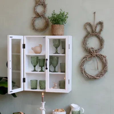 kanin-väggdekoration-i-rotting-och-torkat-gräs