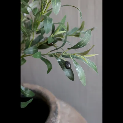 konstgjort-naturtroget-olivträd