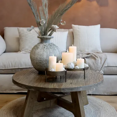 round-coffee-table-in-reclaimed-wood