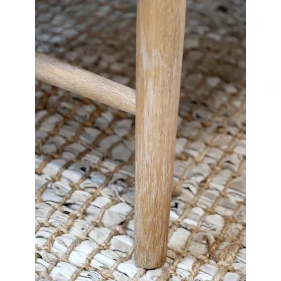 naturfärgad-loungestol-med-rottingflätning