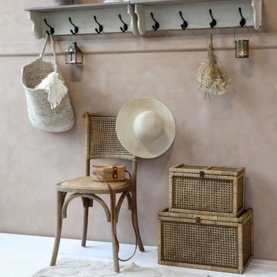 matstol-i-trä-och-rotting